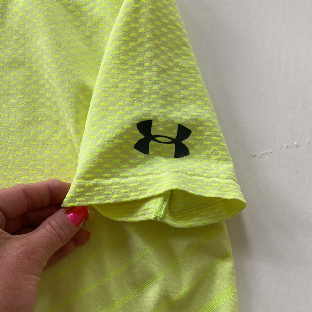 Boys Under Armour Short Sleeve Tee in Neon Yellow - Picture 3 of 6